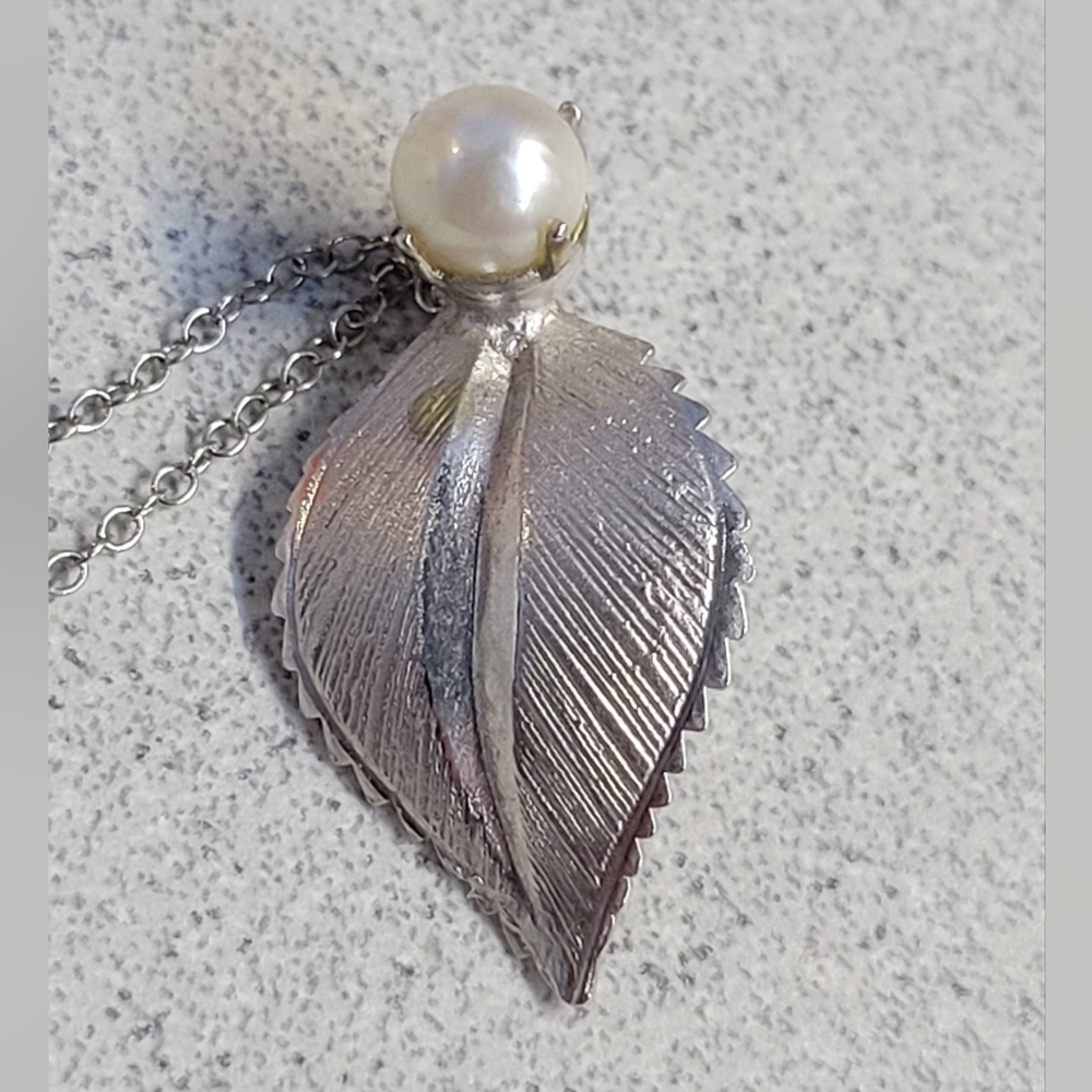 Lady Ellen Sterling silver pendant and chain. Leaf and little pearl.